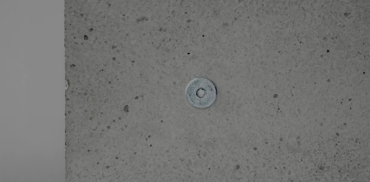 Struktura powierzchni betonu architektonicznego z porami