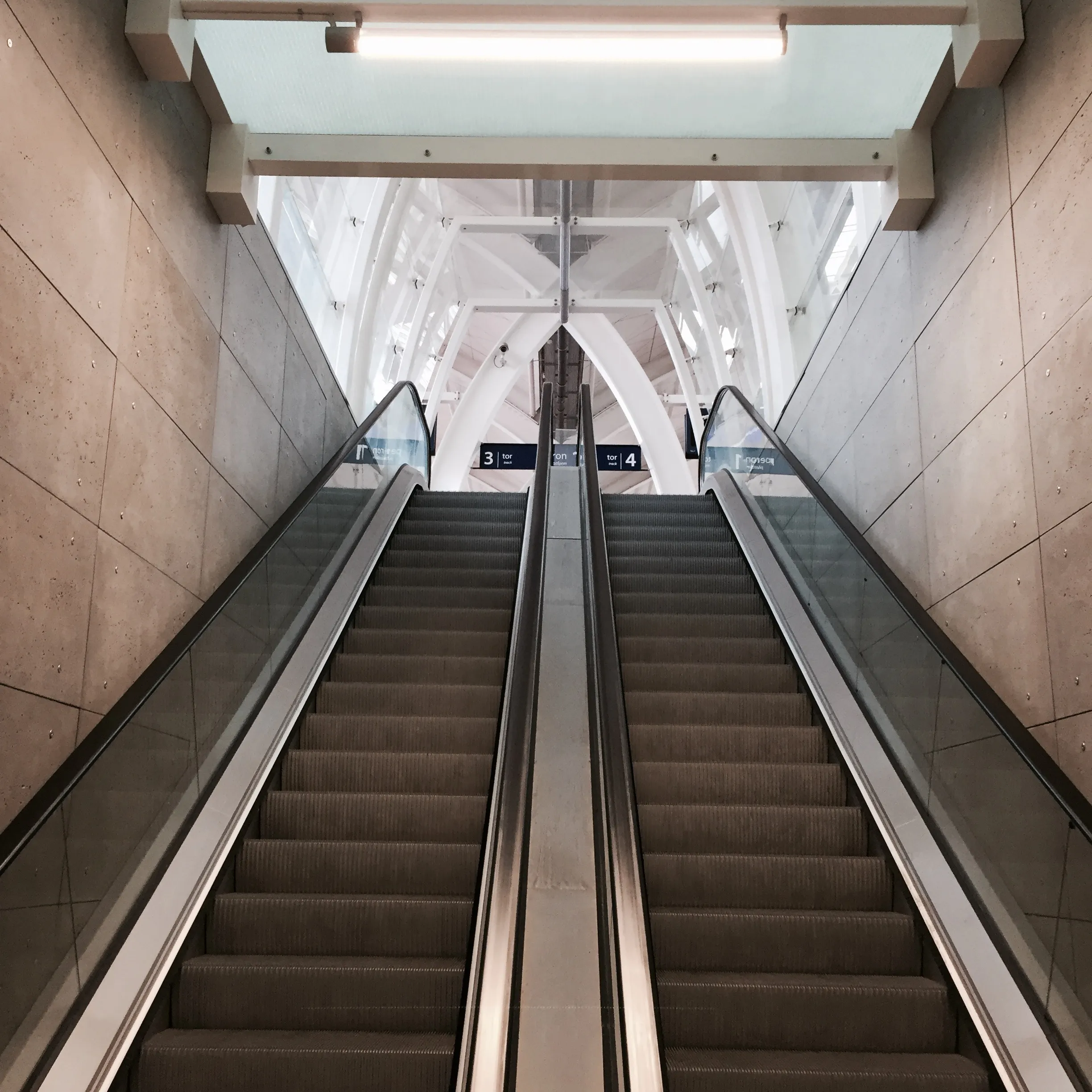 Dworzec PKP / Gliwice — architectural concrete ConcreAte