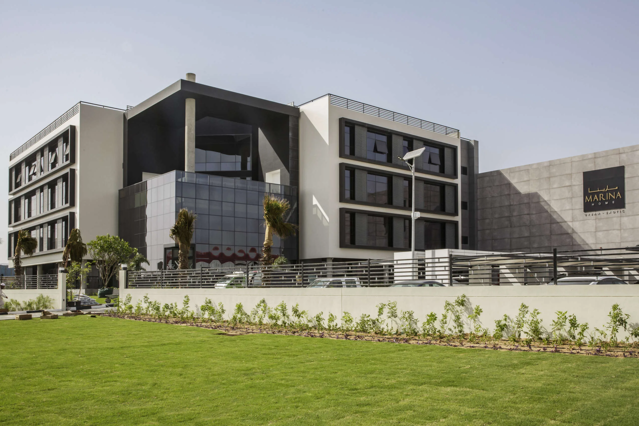 MARINA RETAIL CORPORATION / Dubaj — architectural concrete ConcreAte