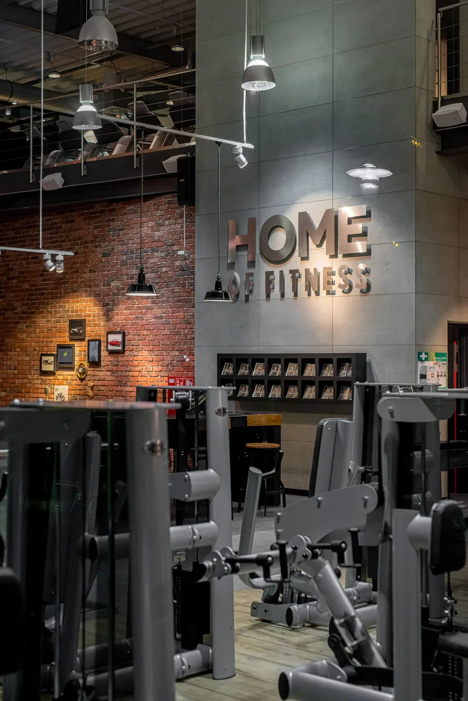 McFit Wrocław — architectural concrete ConcreAte