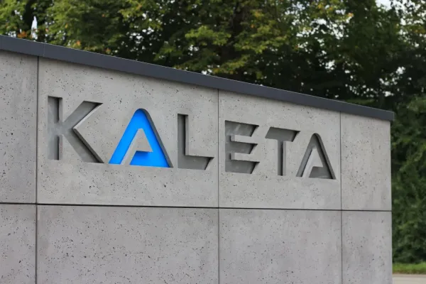 Beton architektoniczny na zewnątrz — biurowiec Kaleta, Aleksandrowice